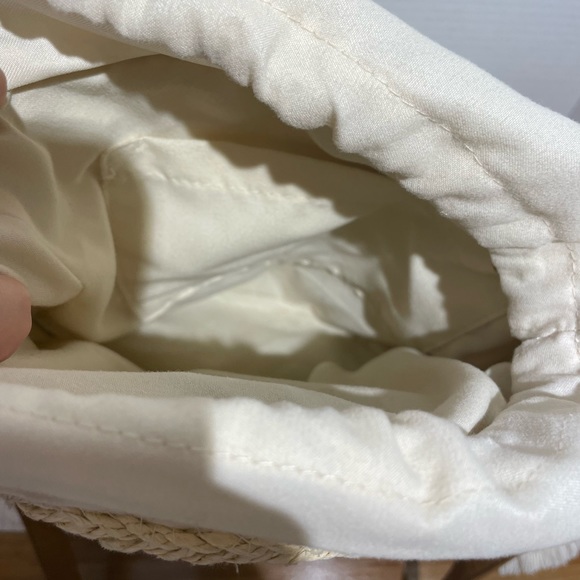 Boho basket woven purse with tassels - Picture 5 of 7